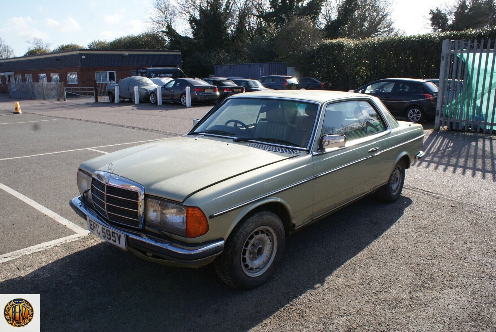 2985 Mercedes-Benz C123 280CE Coupe Front Left Fender Wing Chrome Trim