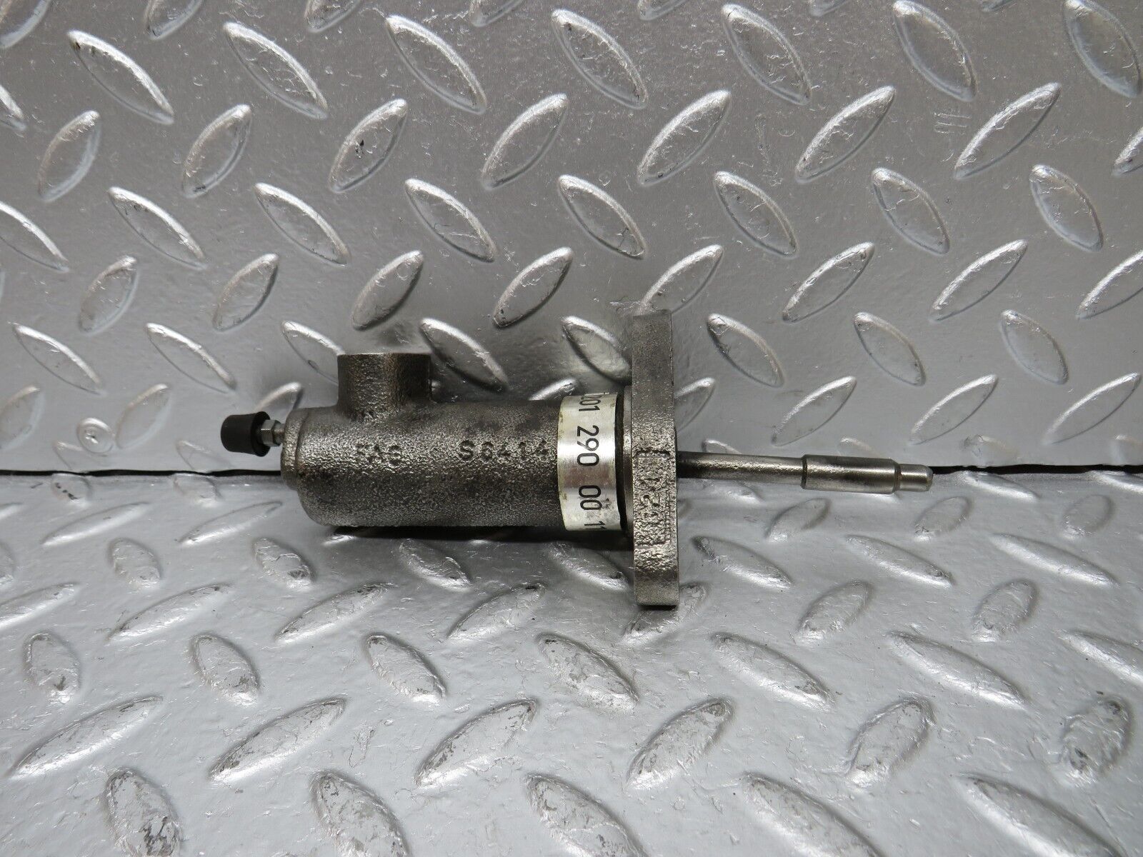 30615 Mercedes-Benz W201 190E 2.0L Clutch Slave Cylinder Fag 2012900011