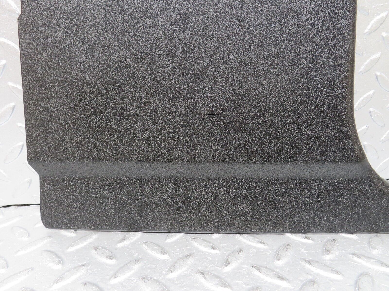 33291 Mercedes-Benz W202 C180 Front Right Kick Panel Black 2026800483