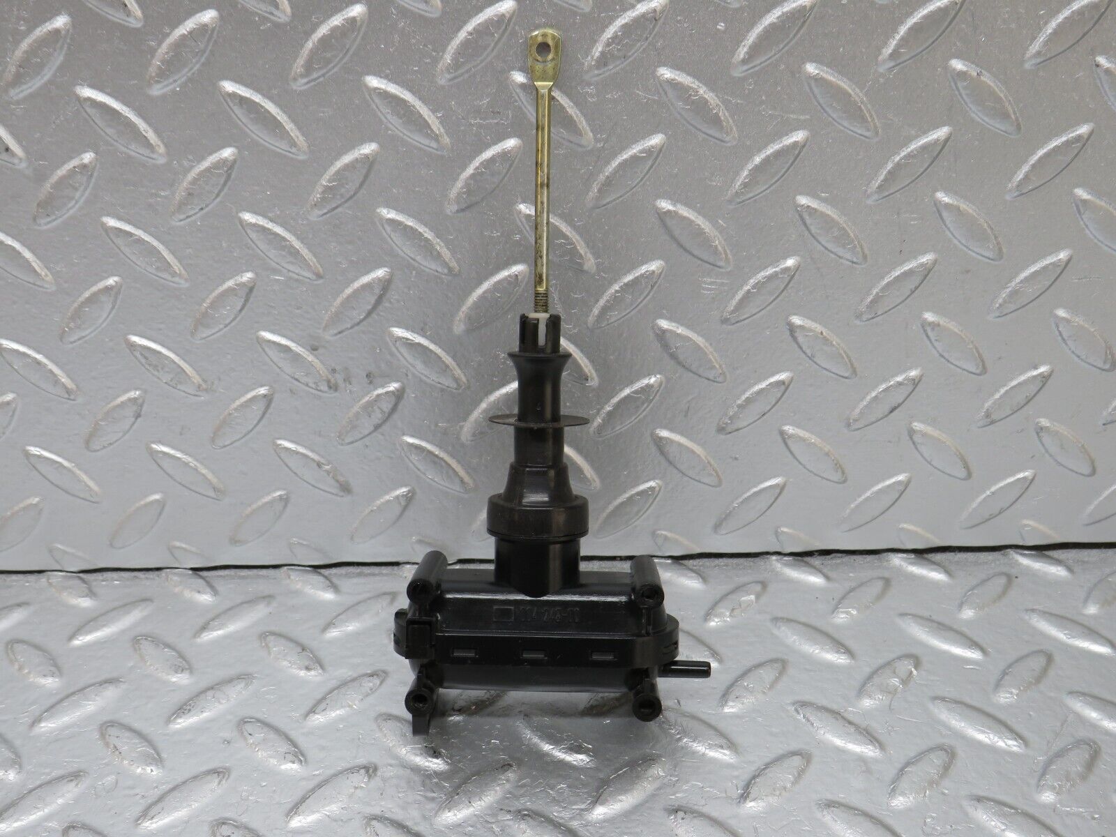 33648 Mercedes-Benz W201 190E 2.0L Door Lock Vacuum Actuator Rear Right