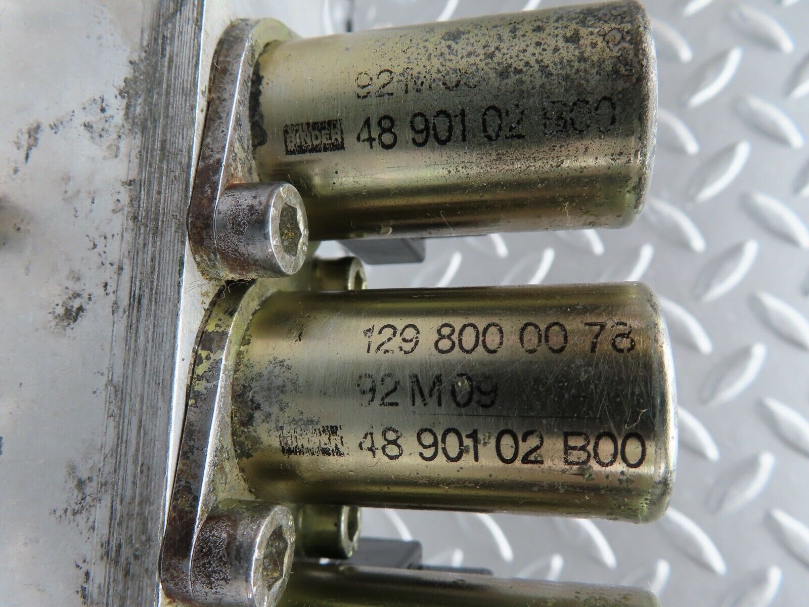 19856 Mercedes-Benz R129 300SL Coupe Soft Top Hydraulic Valve Block 1298000178