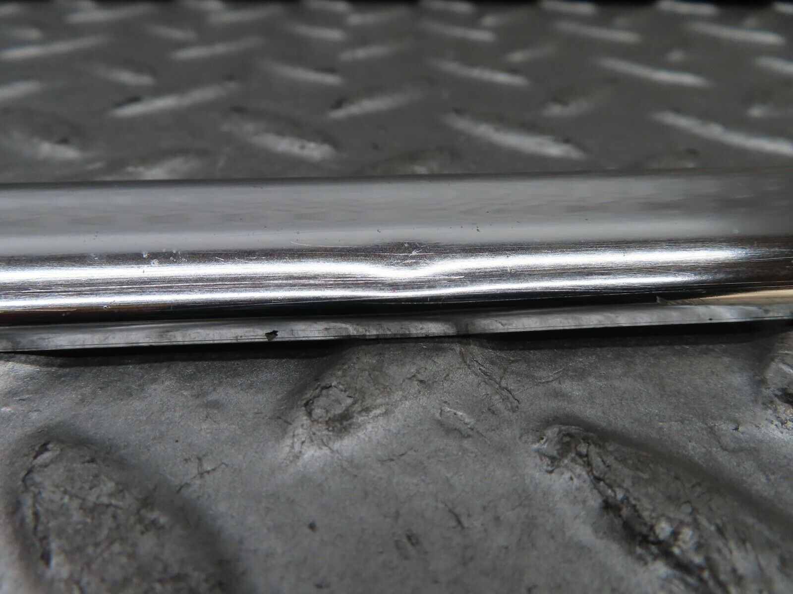 19124 Mercedes-Benz W123 300D Rear Right Door Chrome Moulding Trim