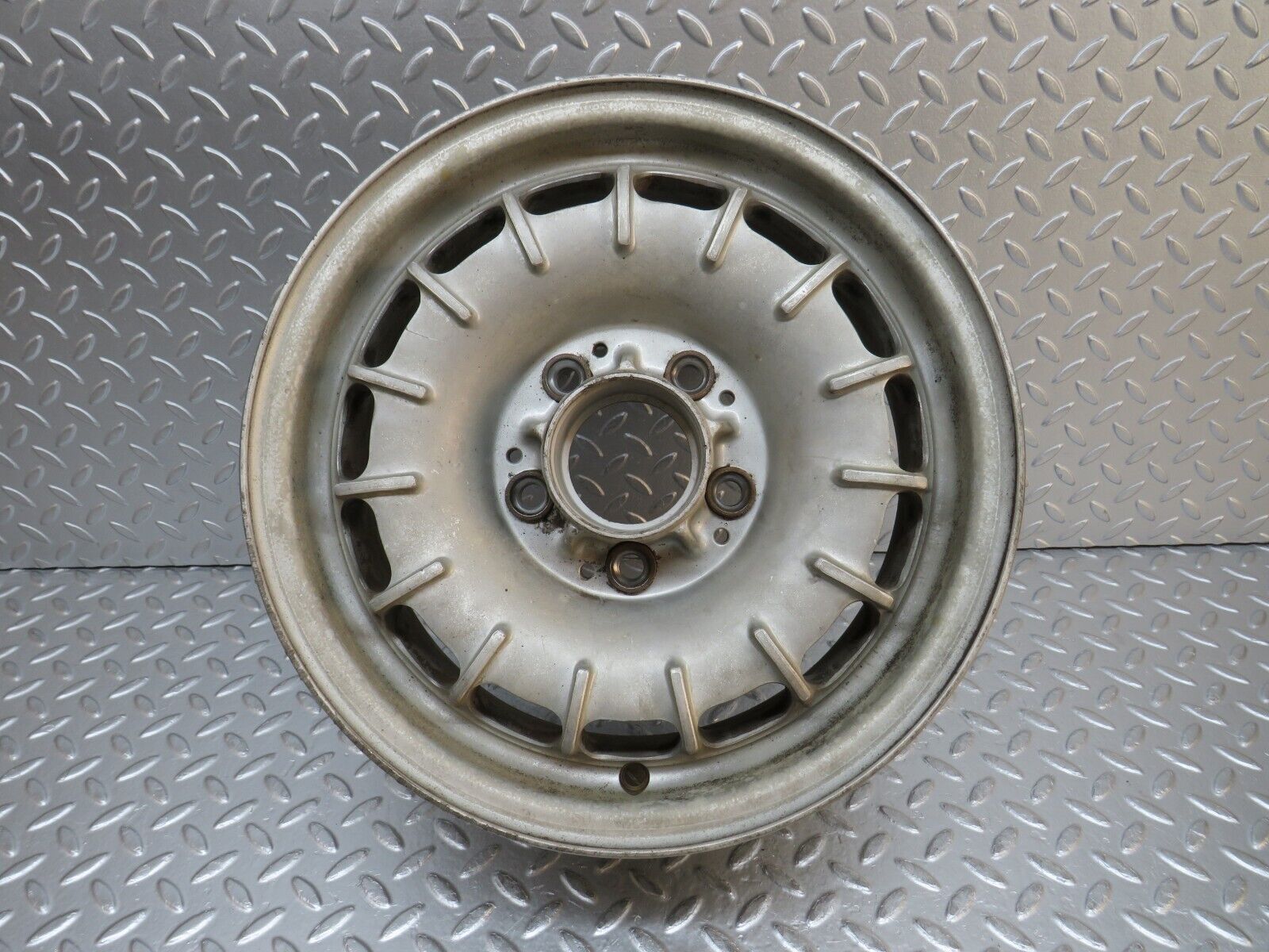 32226 Mercedes-Benz W123 Alloy Wheel Mexican Hat 5.5Jx14H2 ET30 1234001702