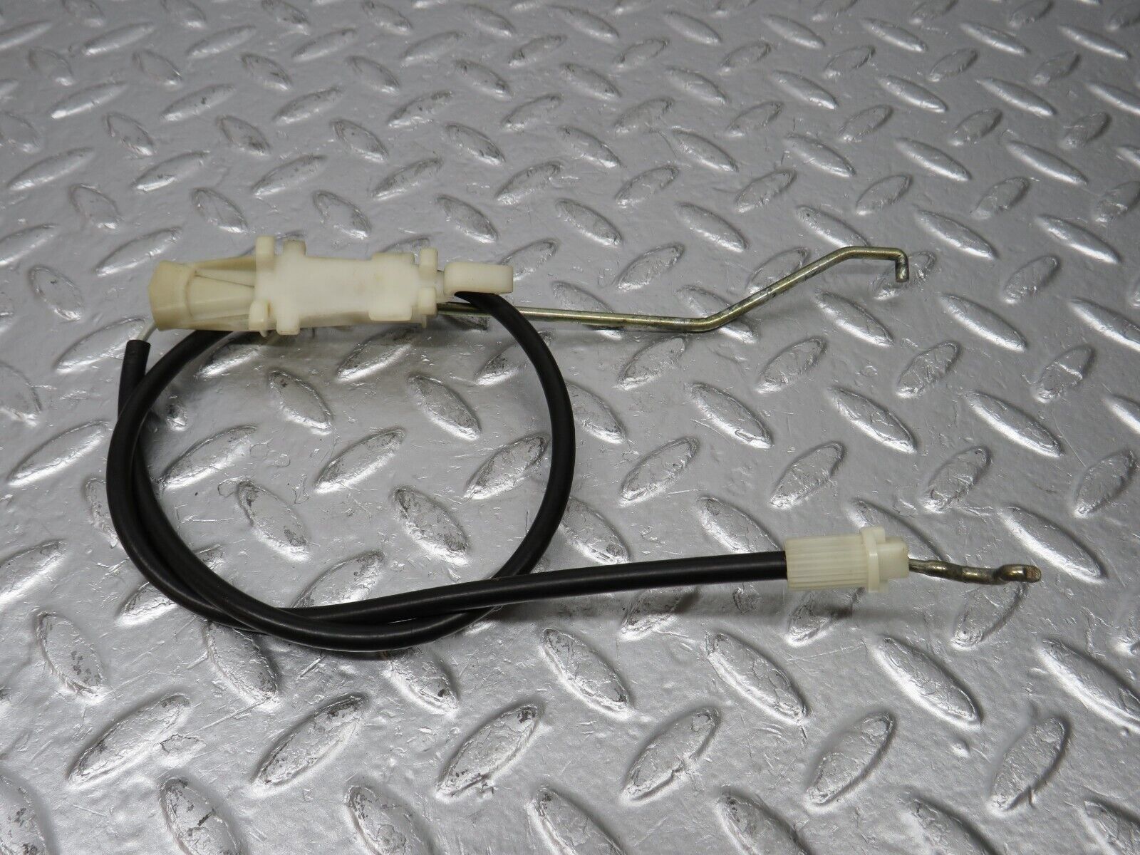 34377 Mercedes-Benz C126 380SEC Coupe Door Lock Cable