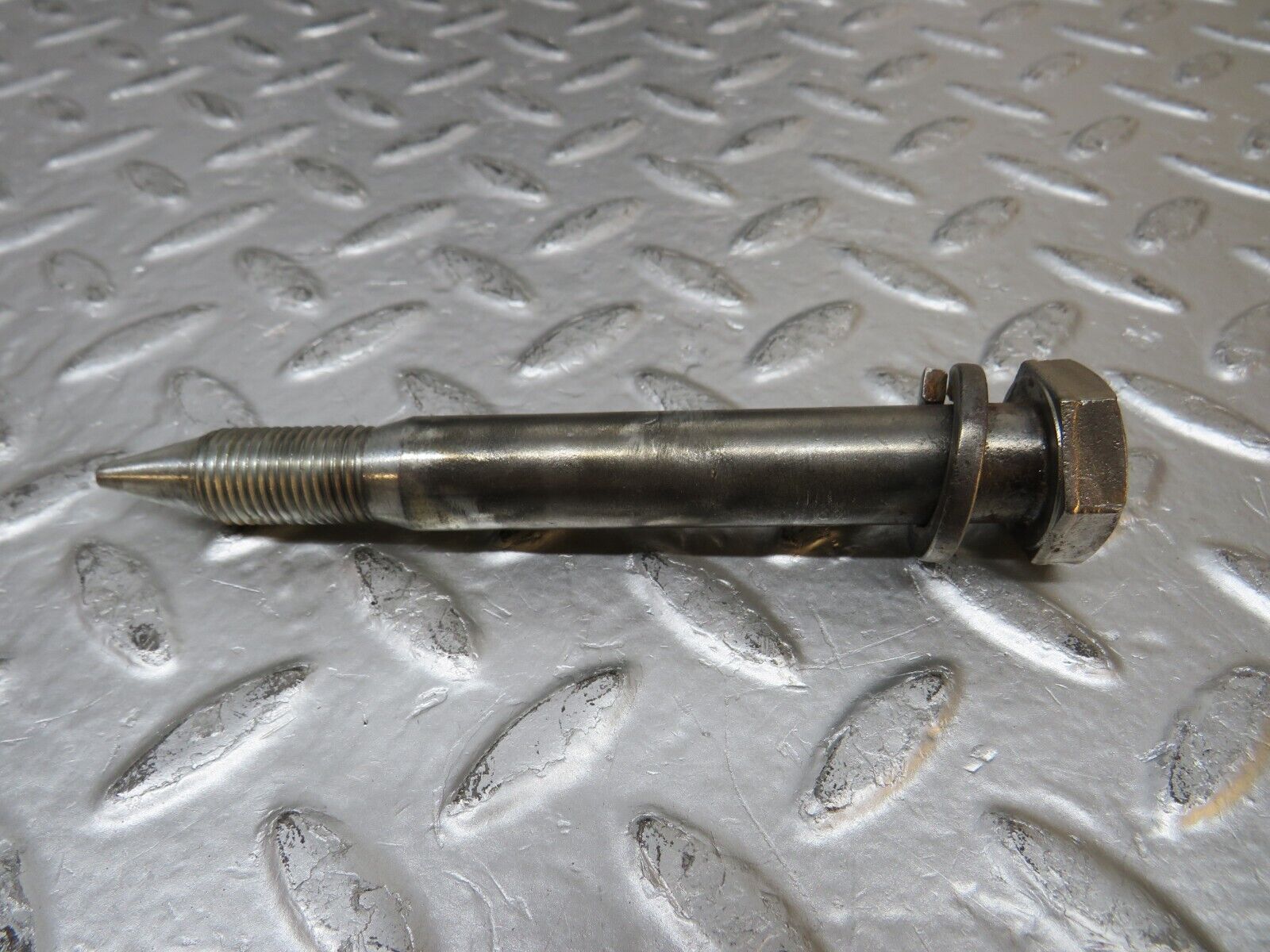 29918 Mercedes-Benz W123 230E Rear Suspension Axle Mounting Bracket