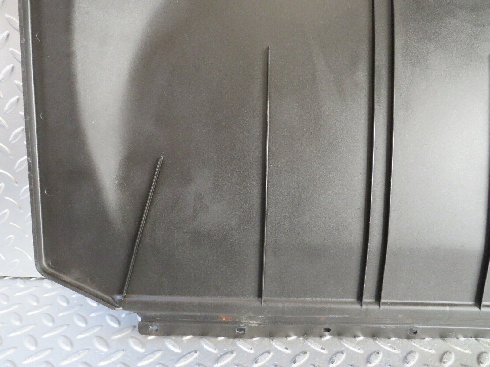 22850 Mercedes-Benz C107 450SLC Coupe Spare Wheel Cover 1076930033