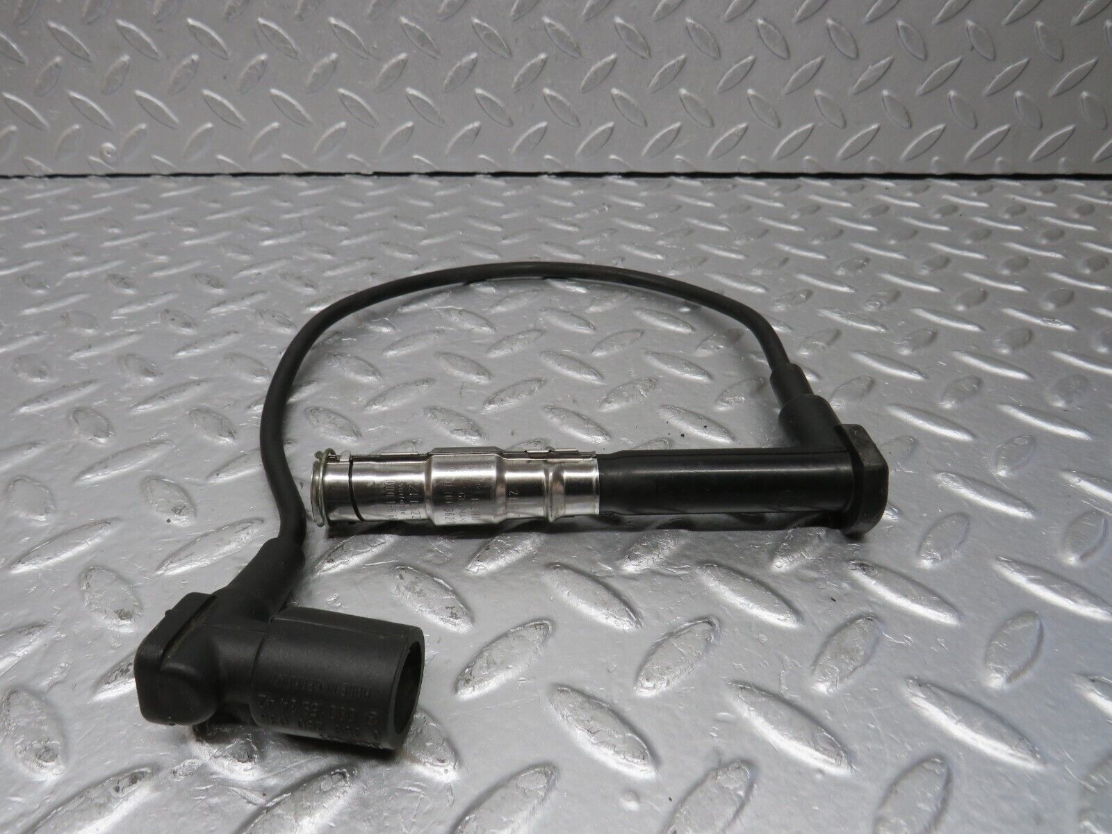 38099 Mercedes-Benz A124 320E Ignition Coil Lead 0300362105 0356250035 0001593442