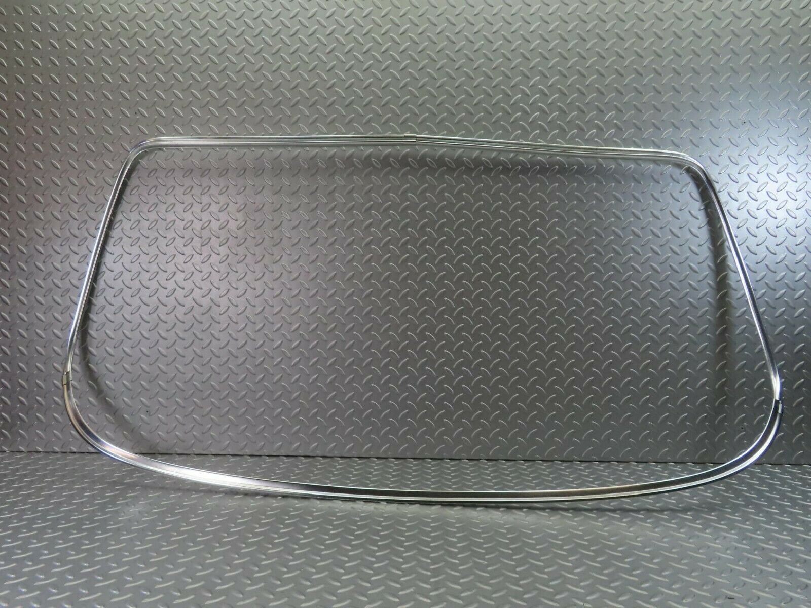 9850 Mercedes-Benz C123 280CE Coupe Rear Windscreen Chrome Frame