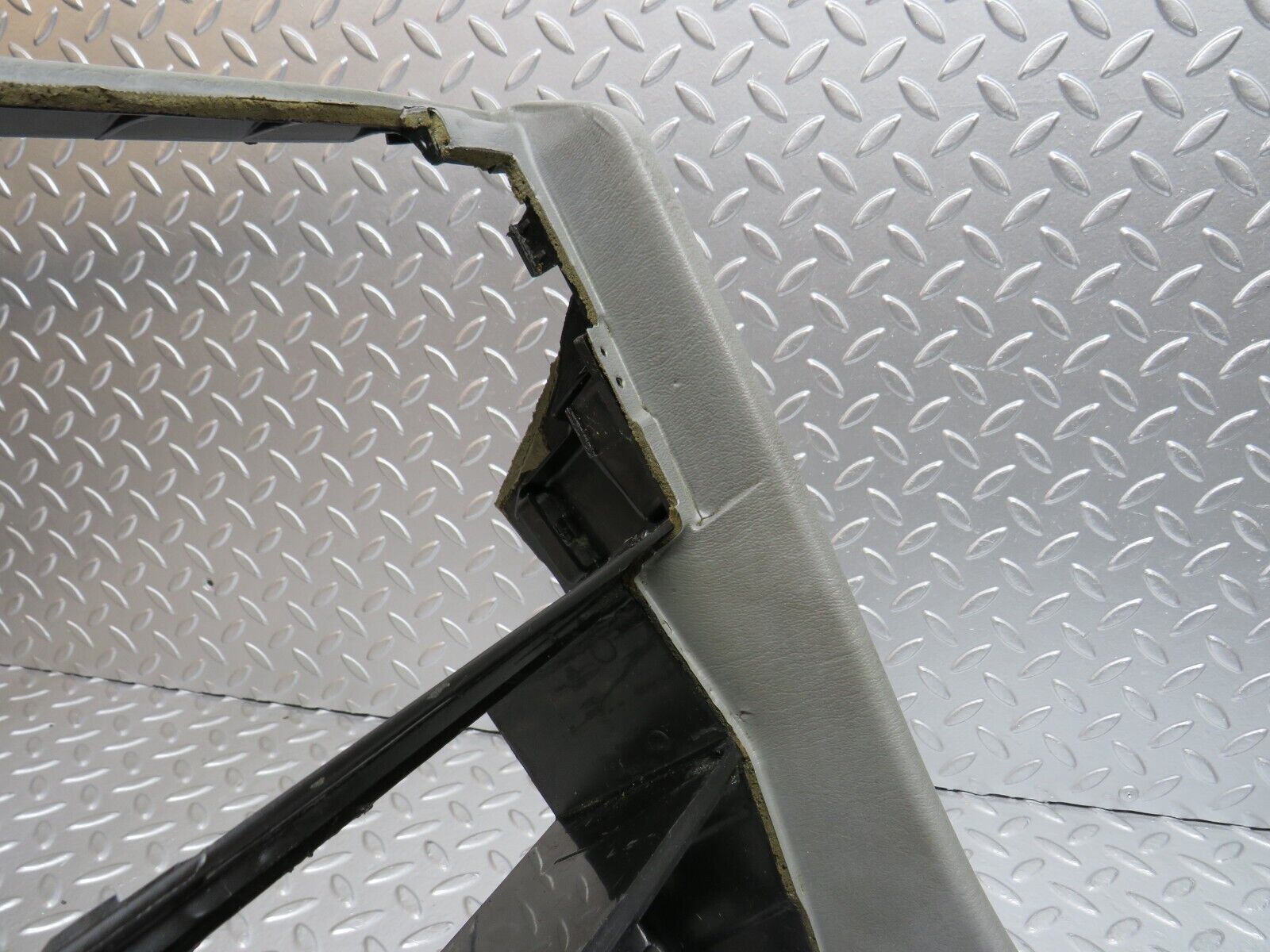 30357 Mercedes-Benz W124 230E Centre Console Grey