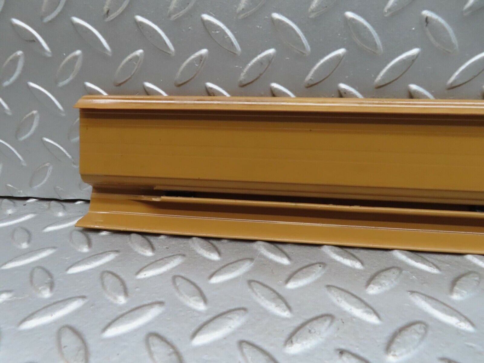 15856 Mercedes-Benz W123 280E Rear Left Door Sill Trim Beige