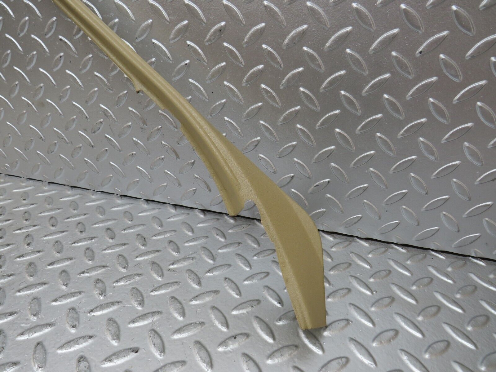 27777 Mercedes-Benz S124 300TE Front Left Door Window Frame Trim 1247250171