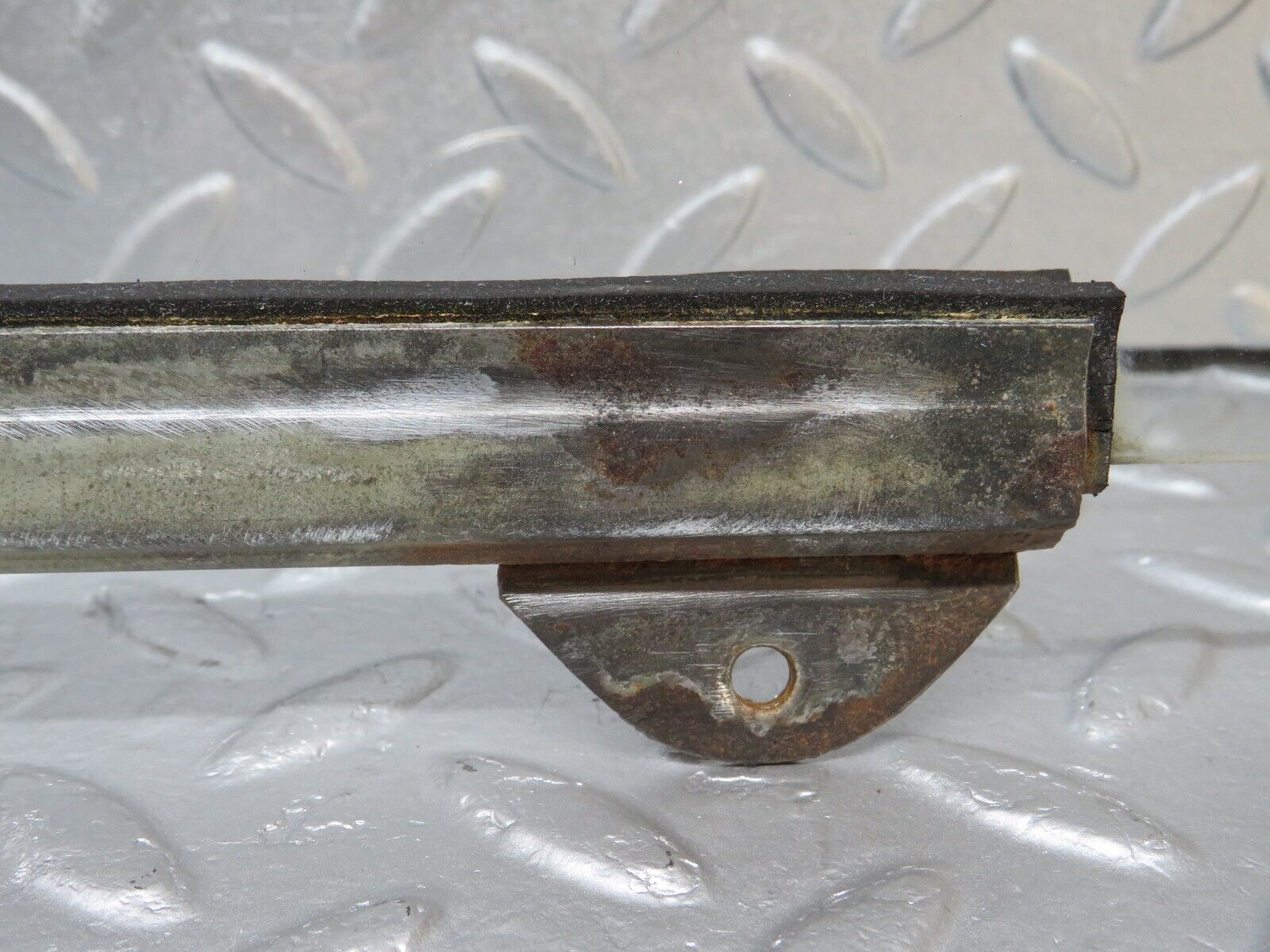 40270 Mercedes-Benz W110 230 Rear Left Door Window Glass