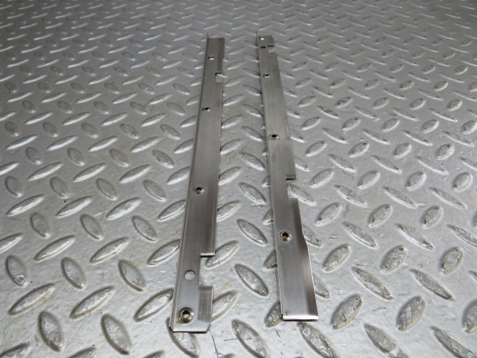 37098 Mercedes-Benz C126 420SEC Coupe Sunroof Chrome Trim