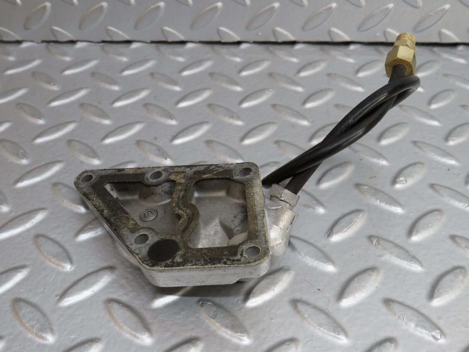 35932 Mercedes-Benz 240D OM616.912 Oil Filter Housing Lid Cover 6151840108