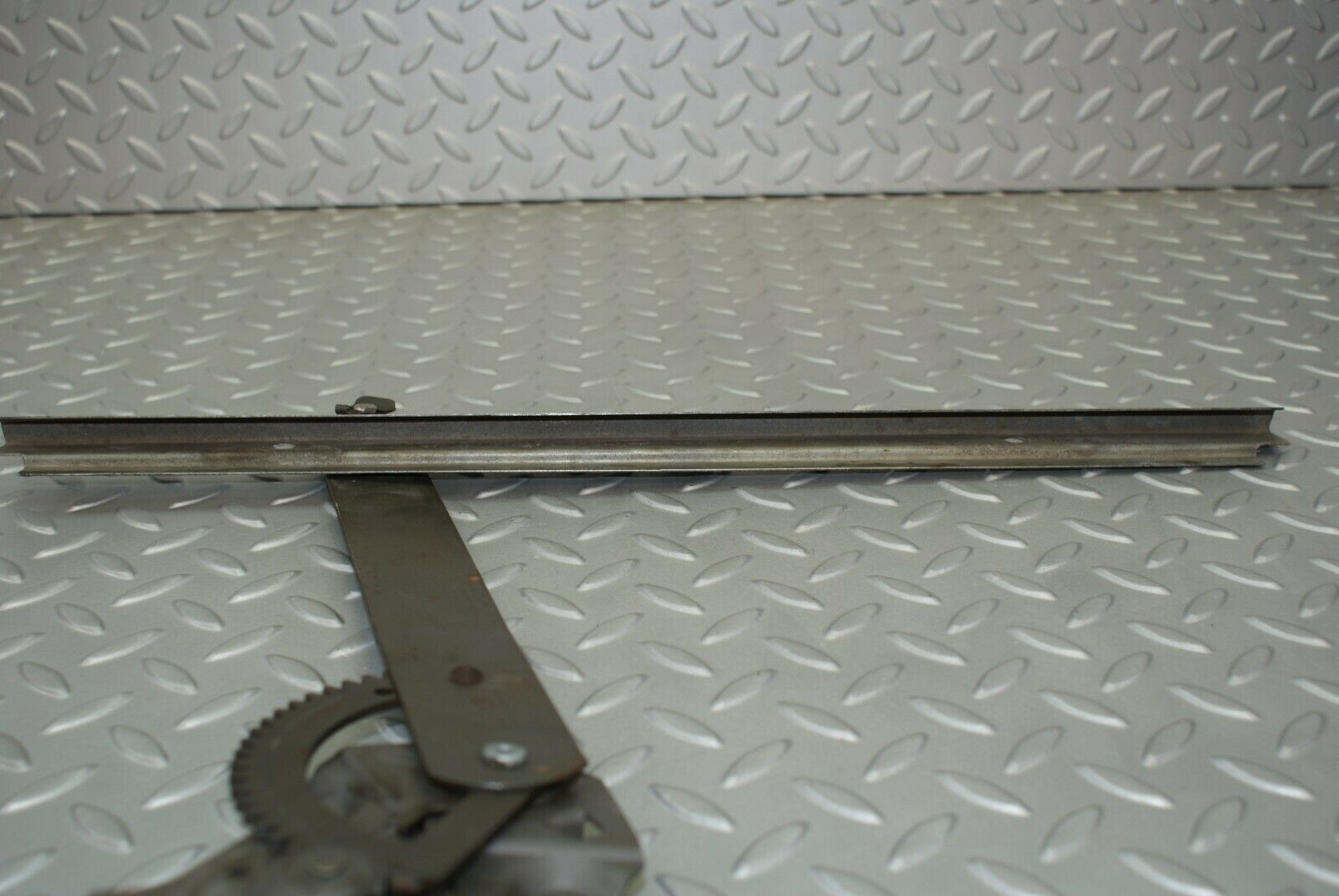 3146 Mercedes-Benz W115 220D Rear Left Manual Window Regulator