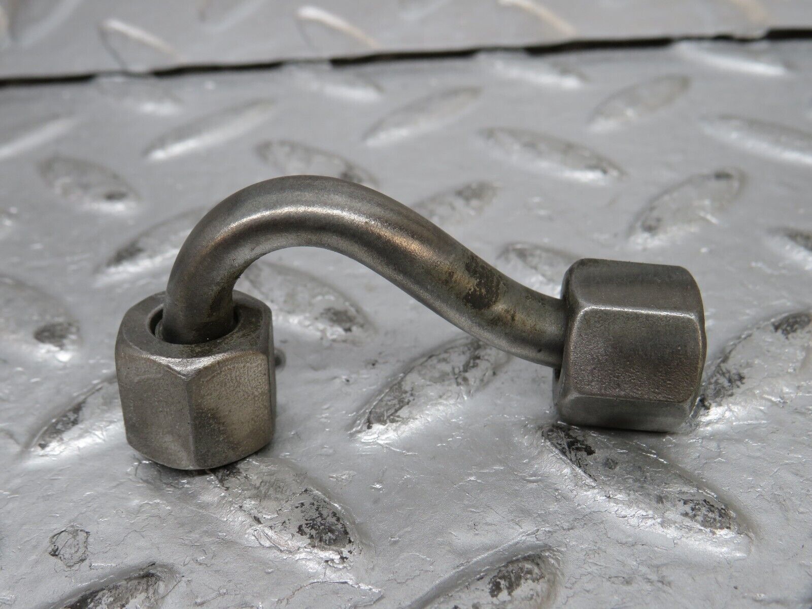 32720 Mercedes-Benz S124 300TE Wagon Fuel Hose Pipe