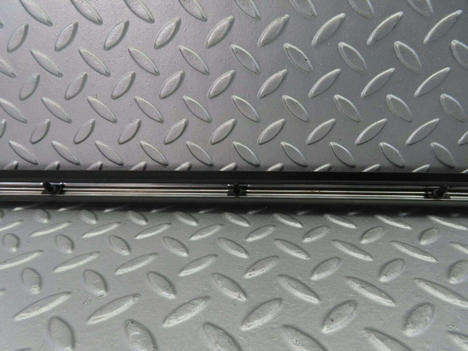 10288 Mercedes-Benz W116 Front Right Door Centre Moulding Trim