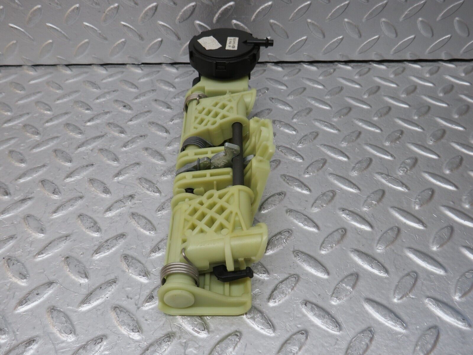 34910 Mercedes-Benz W210 320E Rear Headrest Folding Mechanism 400294B