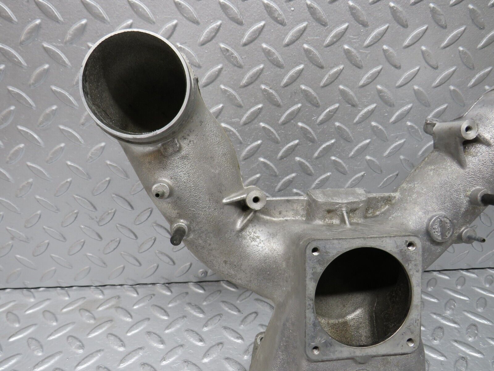 38165 Mercedes-Benz A124 320E Cabriolet Air Intake Manifold 1041414101