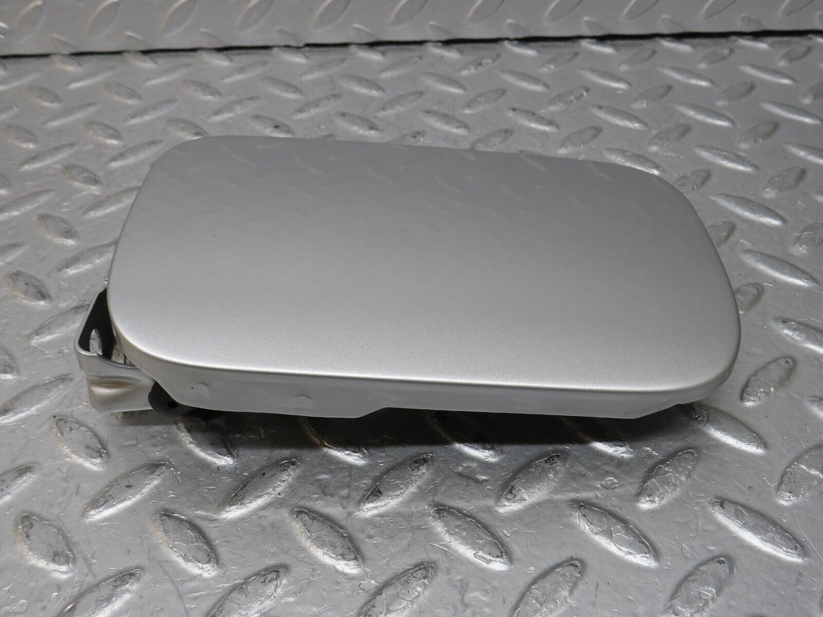 34912 Mercedes-Benz W210 320E Fuel Tank Flap Cap 2105841839