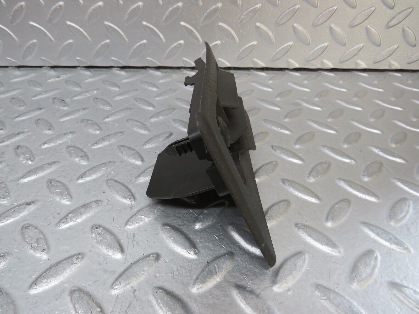 34999 Mercedes-Benz W210 320E Under Dash Air Vent Pair 2108300366 2108300466