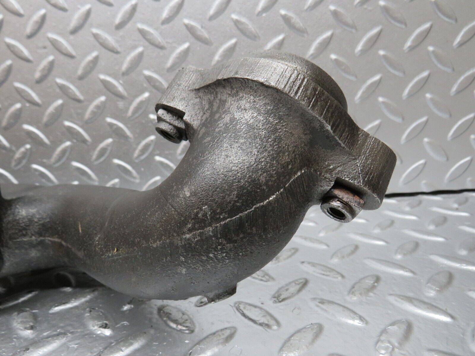 33119 Mercedes-Benz W126 380 V8 Exhaust Manifold Left 1161422302 1161422902