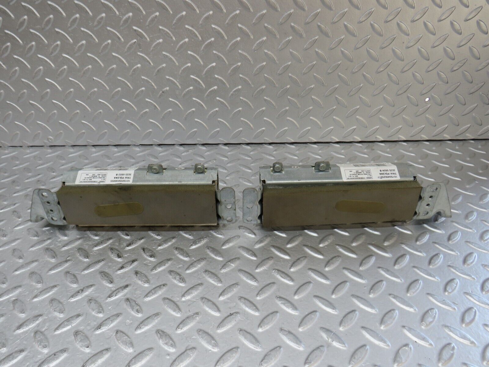 35172 Mercedes-Benz W221 Rear Shoulder Airbag 2218600605 2218600505