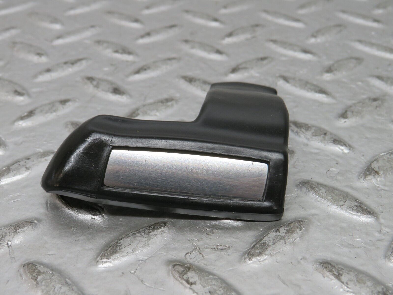 27253 Mercedes-Benz W123 280E Rear Left Fender Wing Lower Moulding Trim