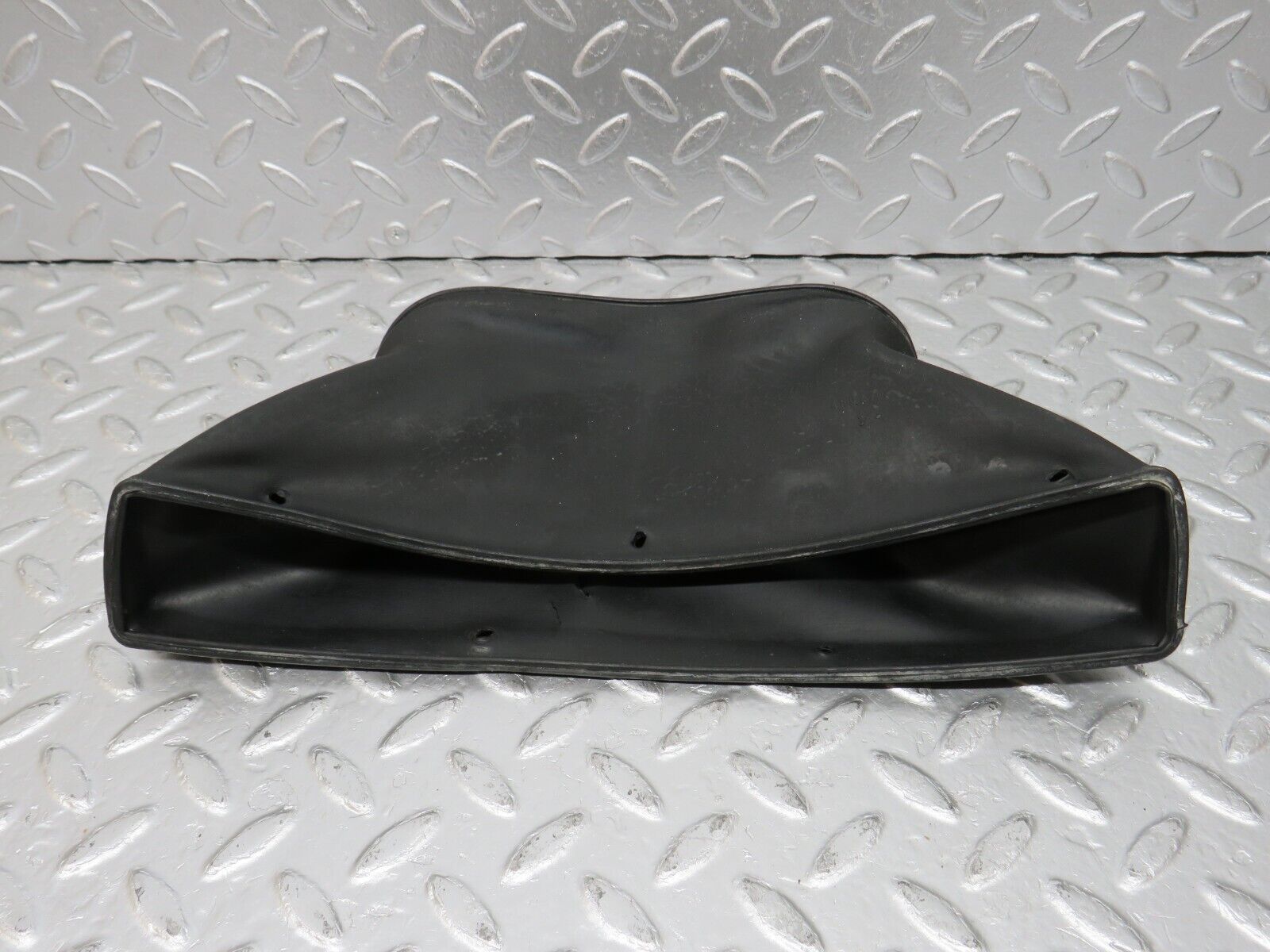 34438 Mercedes-Benz C126 380SEC Coupe Heating Duct Rubber 1268320088