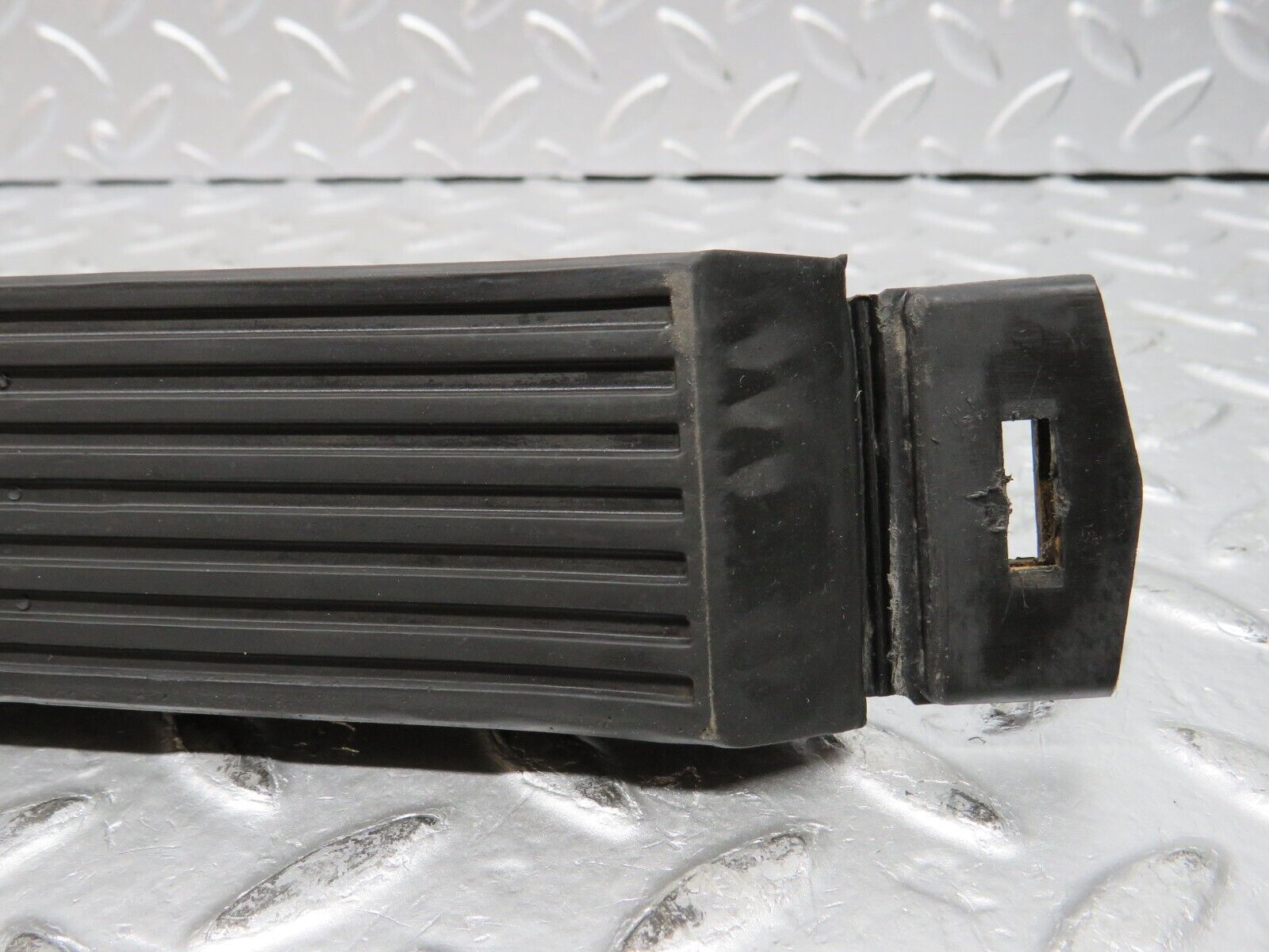 32007 Mercedes-Benz W123 230E Accelerator Pedal With Rubber 1233010082