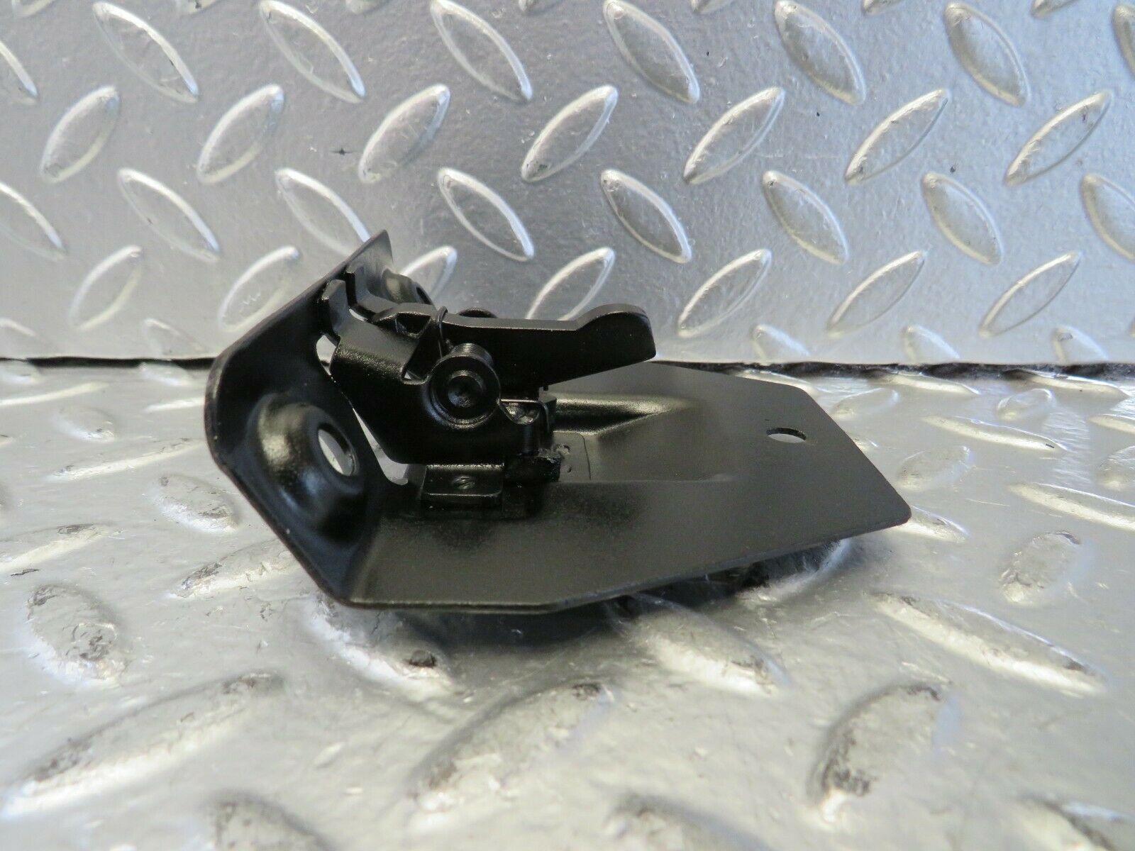 23398 Mercedes-Benz W116 350SE Trunk Boot Lock Latch 1137500285