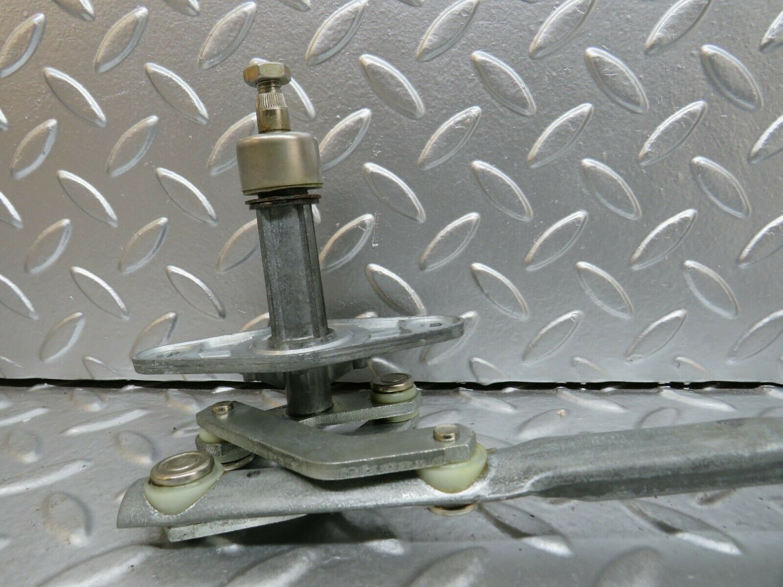 23498 Mercedes-Benz W114 280E Windscreen Wiper Linkage