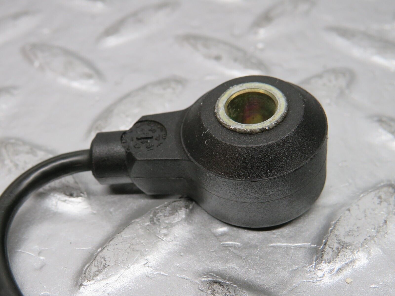 31491 Mercedes-Benz S124 220TE Wagon Knock Sensor 2025403881 0031537928