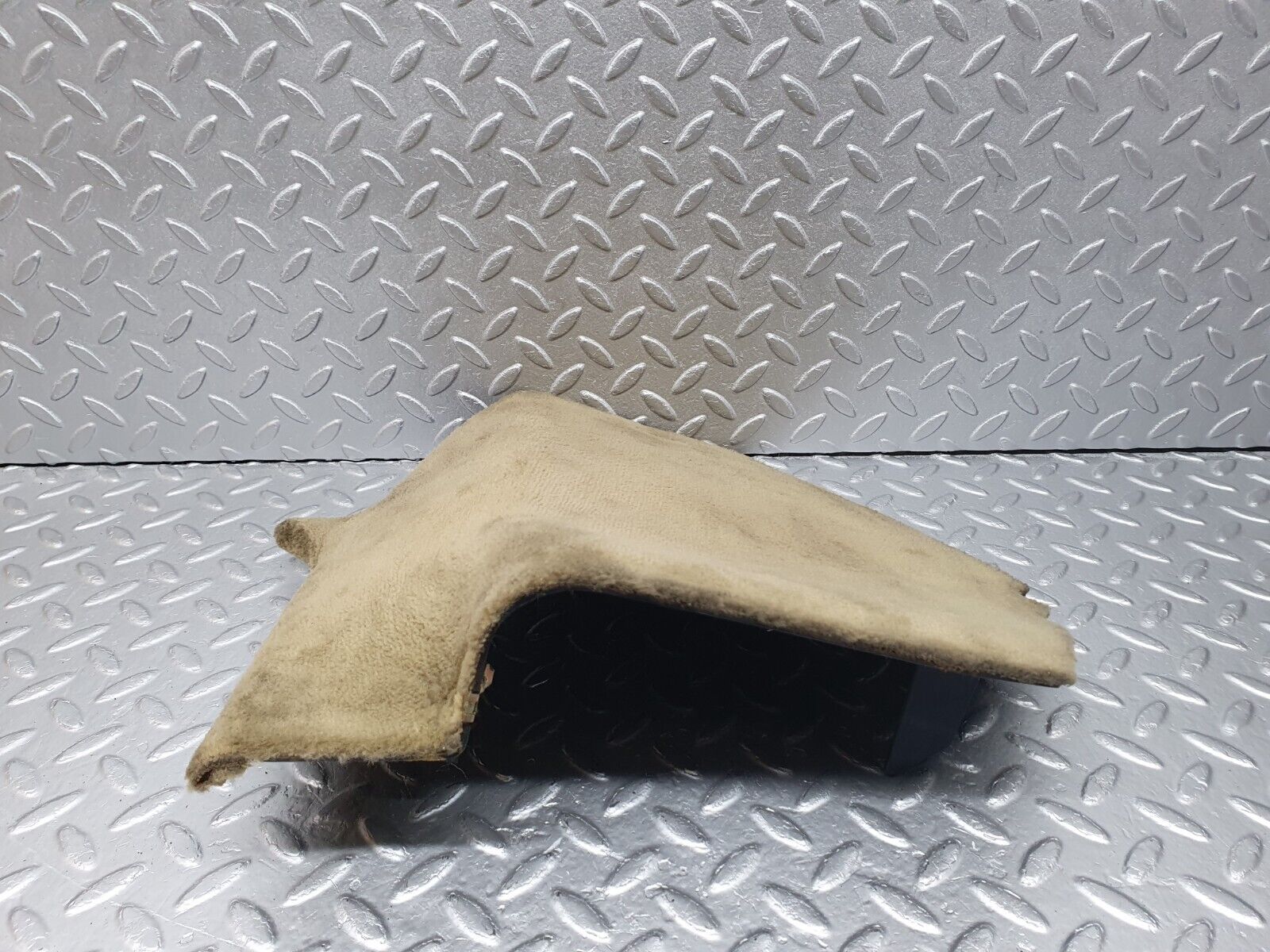 41046 Mercedes-Benz W126 300SE Front Right Kick Panel Beige 1266880406