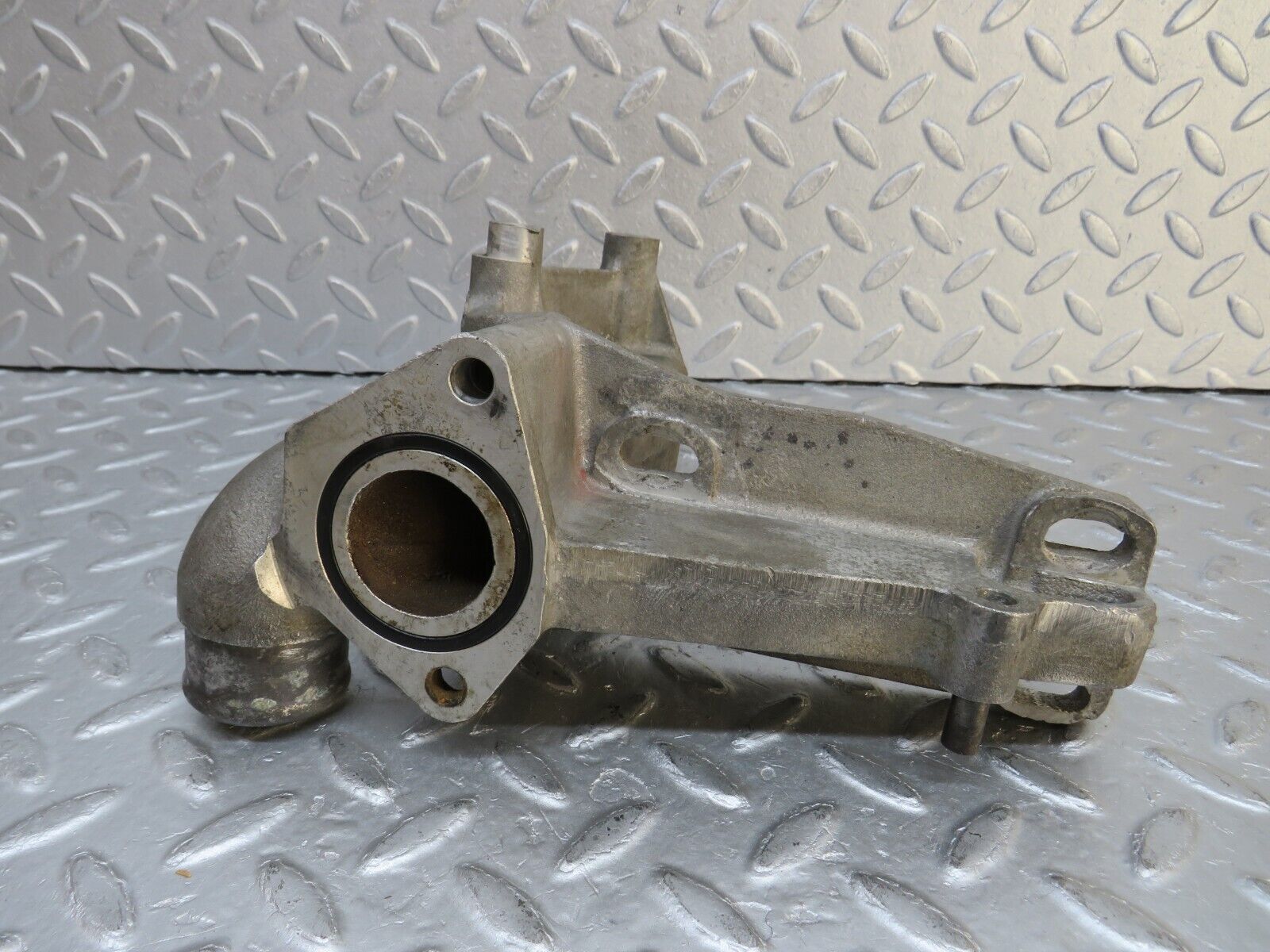 37589 Mercedes-Benz W109 300SEL Air Suspension Compressor Bracket 1161311335