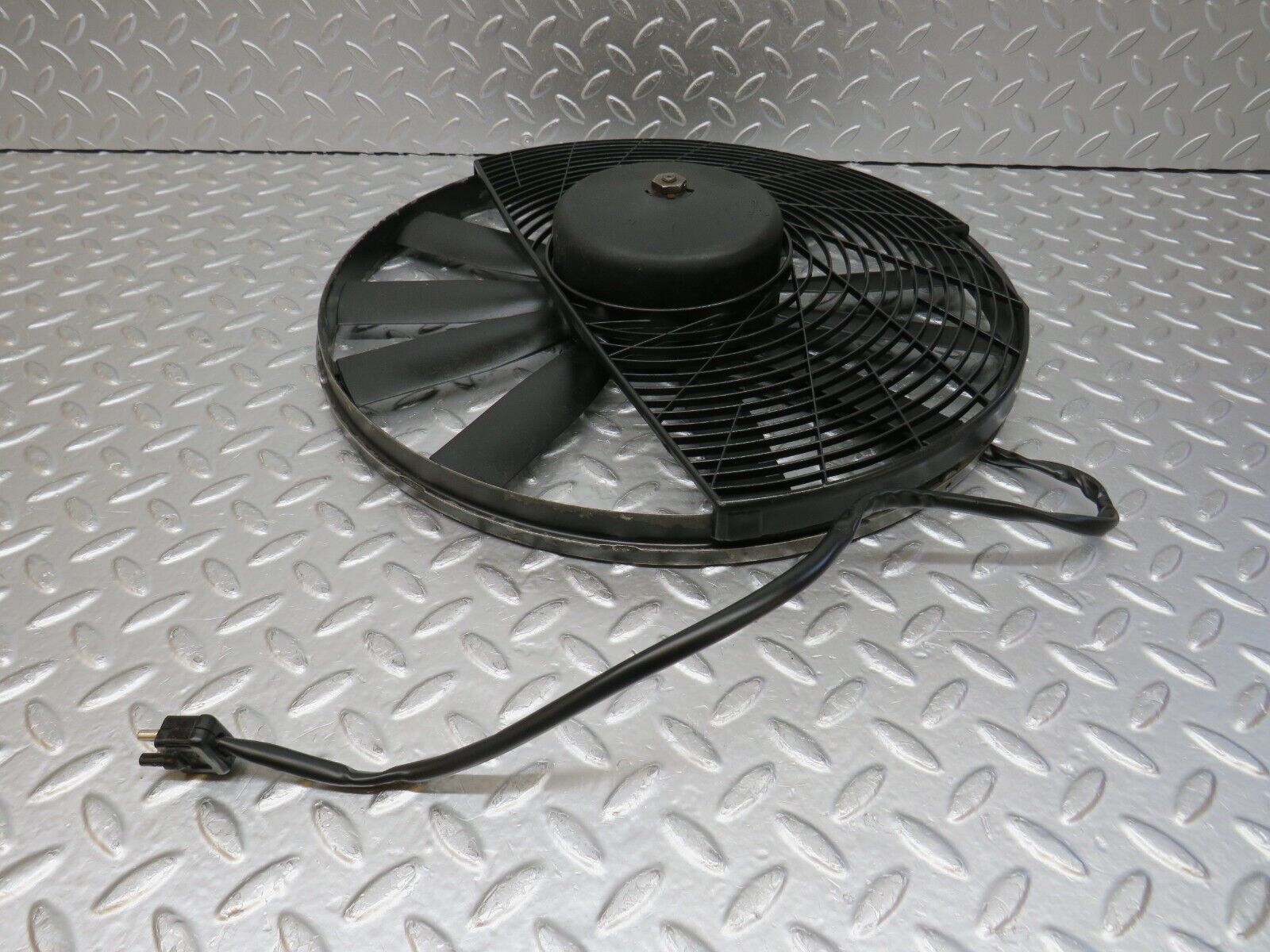 32430 Mercedes-Benz S124 300TE Wagon Engine Cooling Fan