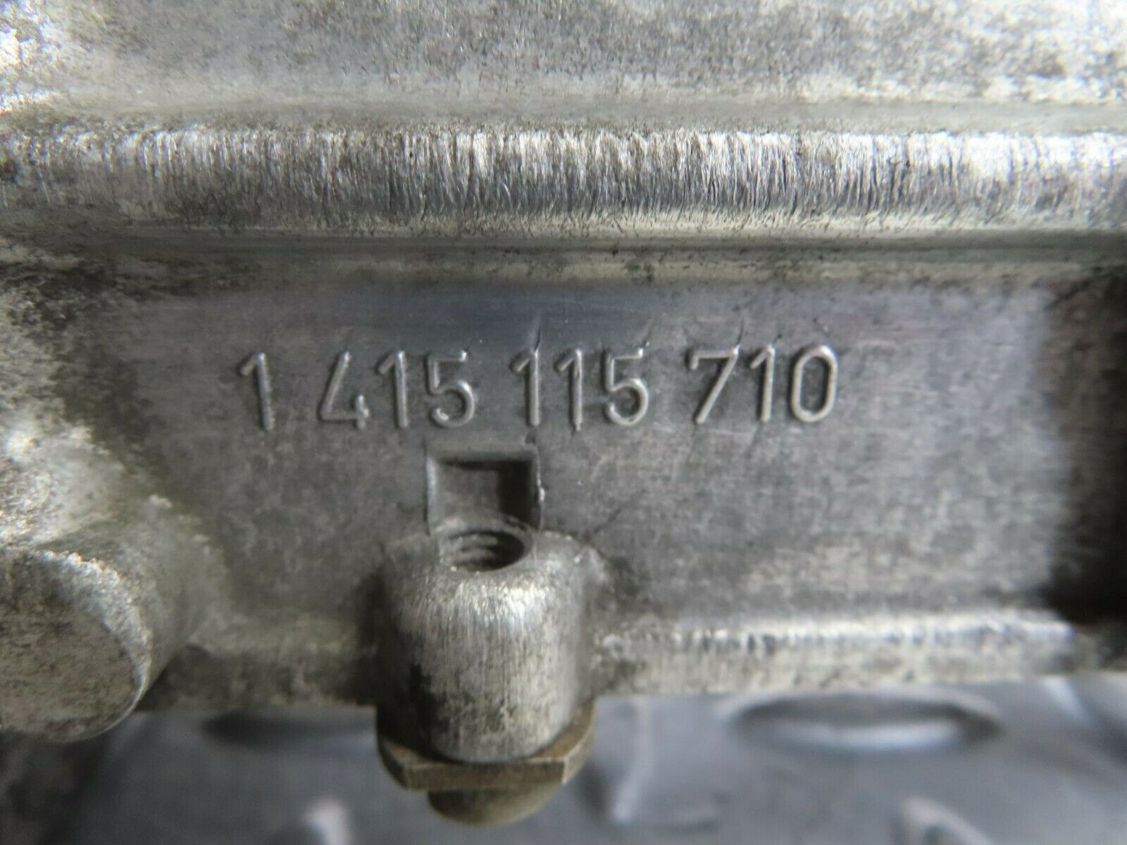 7556 Mercedes-Benz Diesel Fuel Injection Pump OM617 300D 1415115710