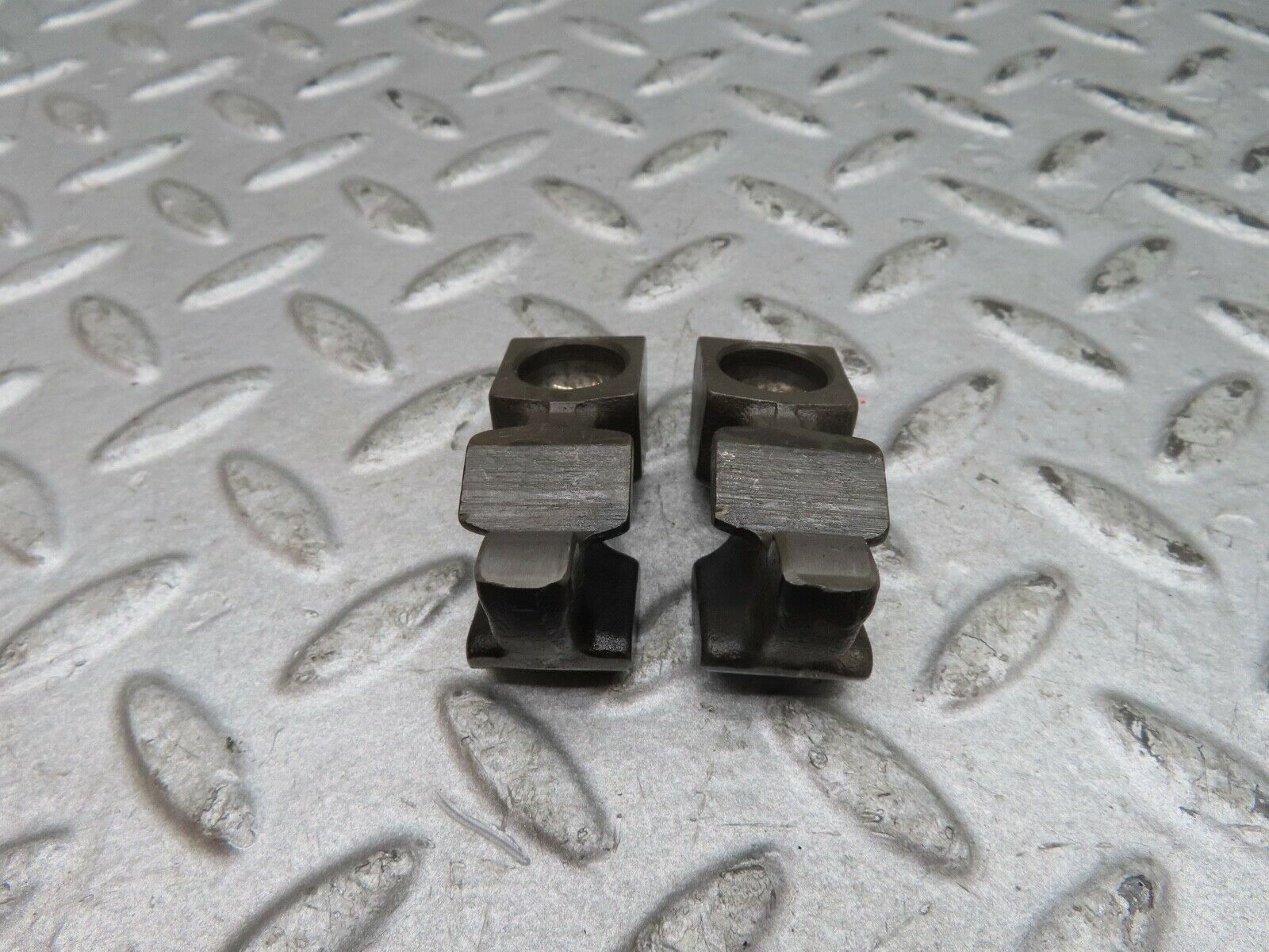 17861 Mercedes-Benz W116 450SEL Valve Rocker Arm