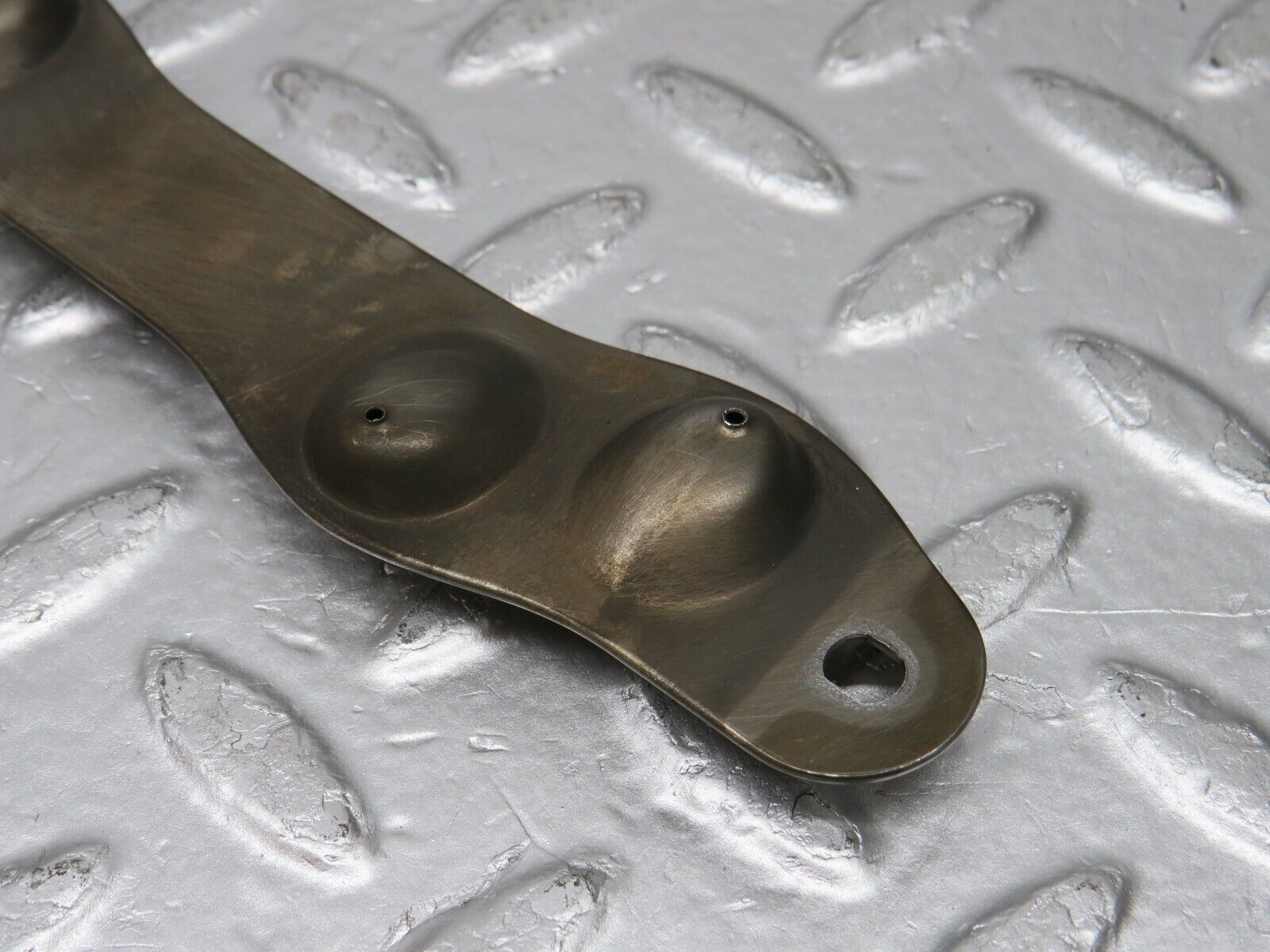 32679 Mercedes-Benz S124 300TE Wagon Camshaft Oil Tube