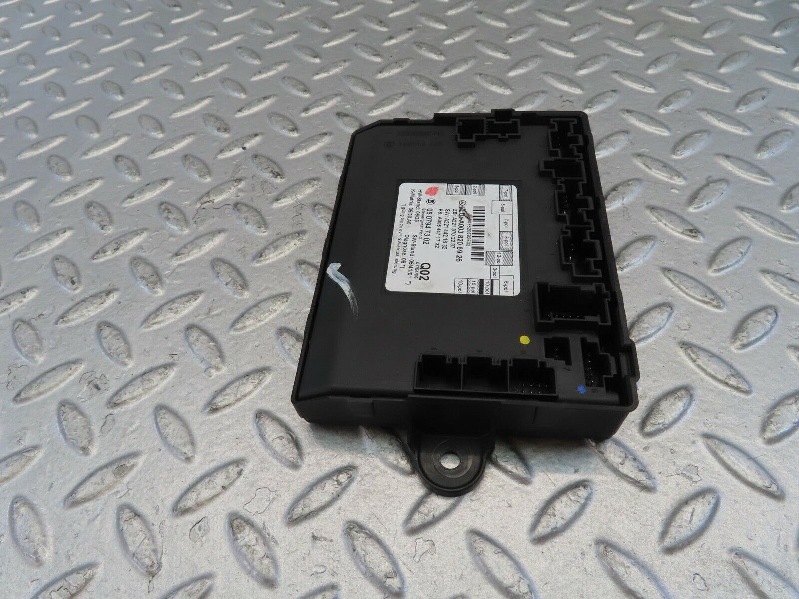 11084 Mercedes-Benz W221 S320 Rear Door Control Unit 2218702287