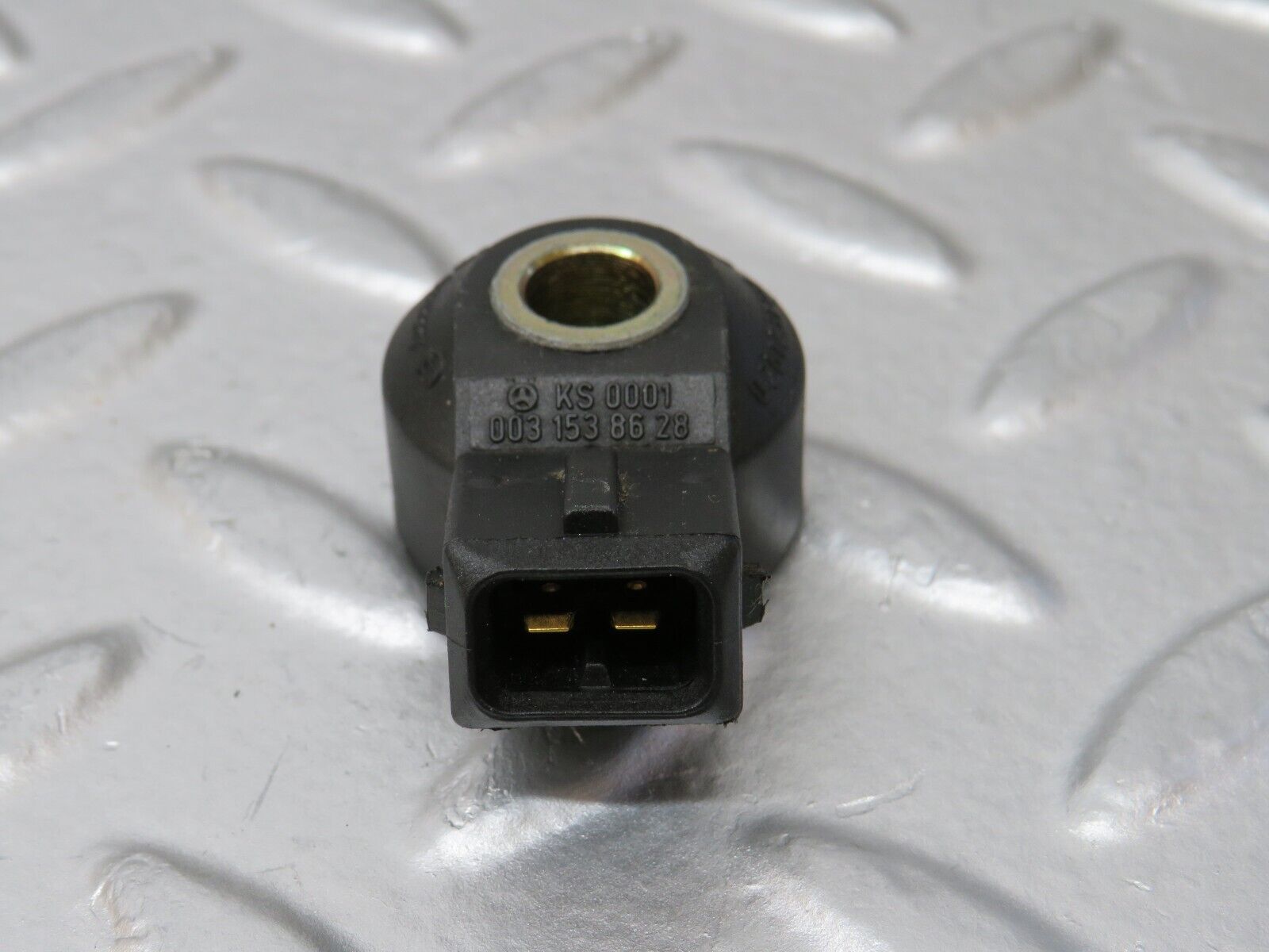 34963 Mercedes-Benz W210 320E Knock Sensor 2x 0031538628