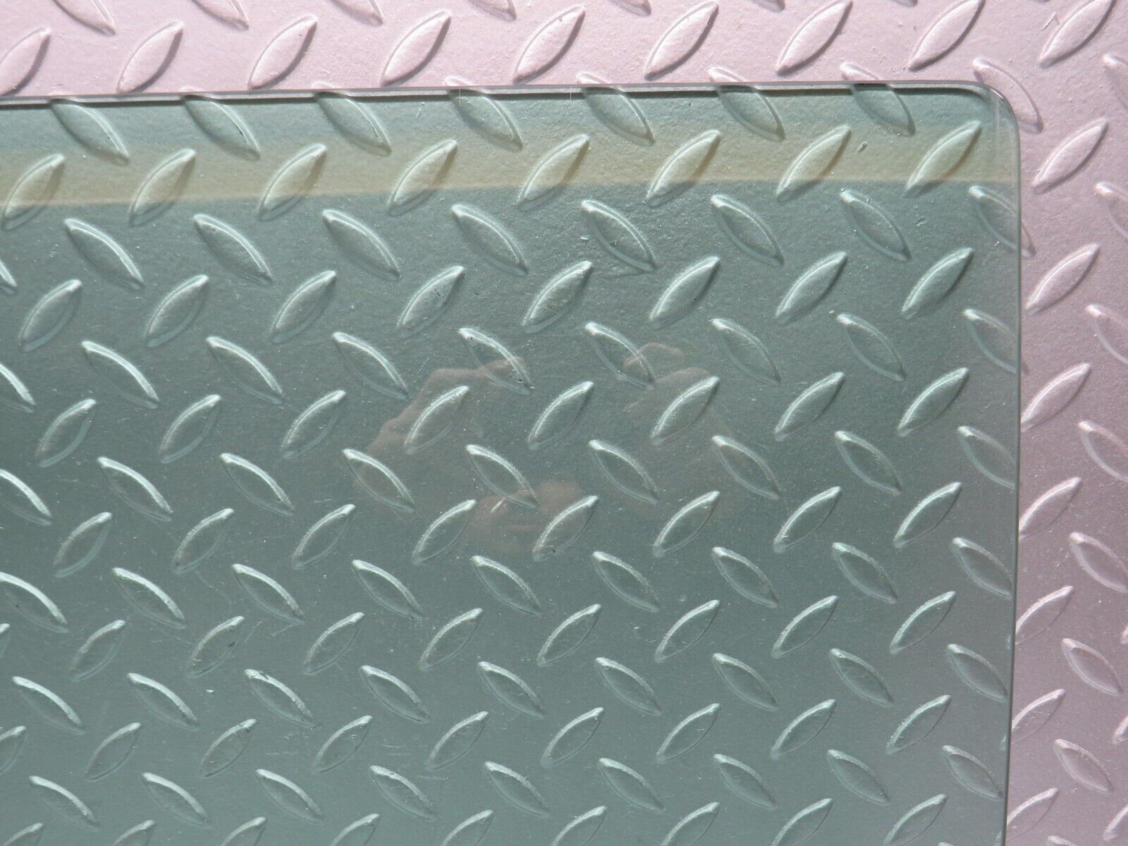 31476 Mercedes-Benz S124 220TE Wagon Rear Left Door Window Glass