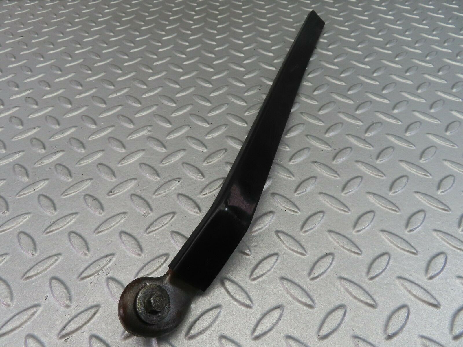 7345 Mercedes-Benz W116 450SE Seat Belt Runner Right