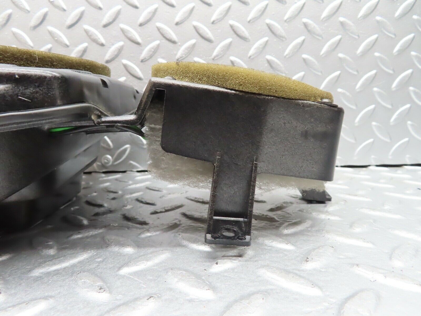 19868 Mercedes-Benz R129 300SL Coupe Right Door Speaker One Only 1298200802