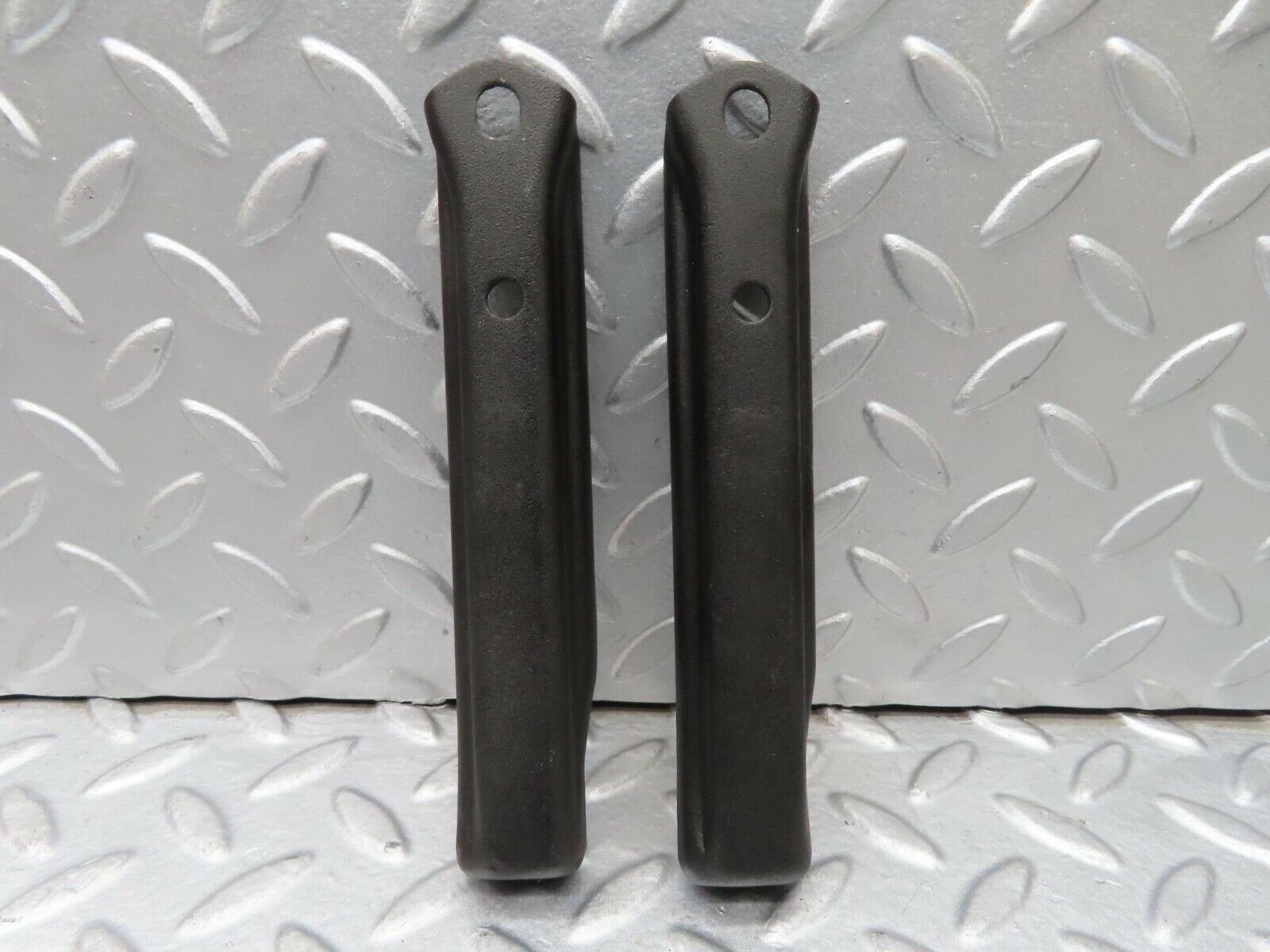 16495 Mercedes-Benz W124 260E Air Intake Manifold Bracket