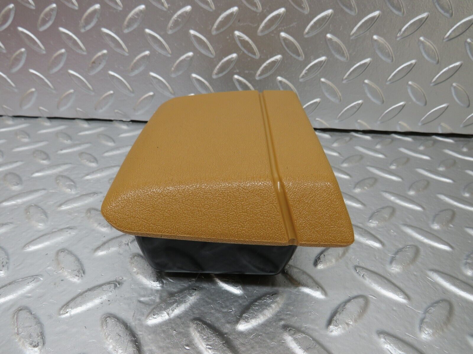 25493 Mercedes-Benz W123 200 Rear Ashtray Palomino