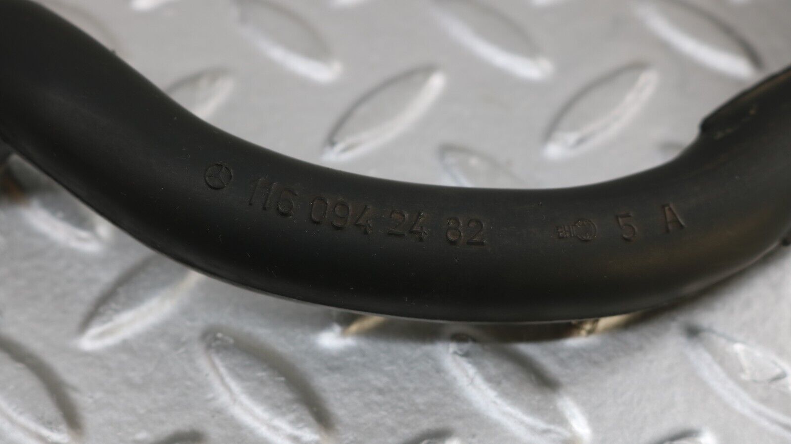 37186 Mercedes-Benz C126 420SEC Coupe Air Intake Hose Pipe 1160942482