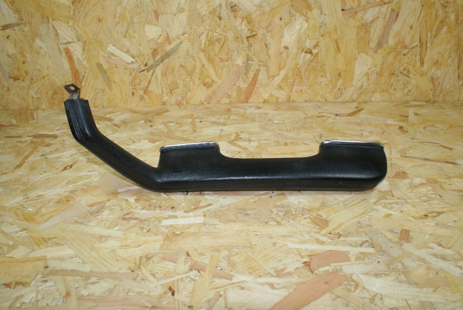 2202 Mercedes-Benz W123 280E Right Side Inner Door Handle Black