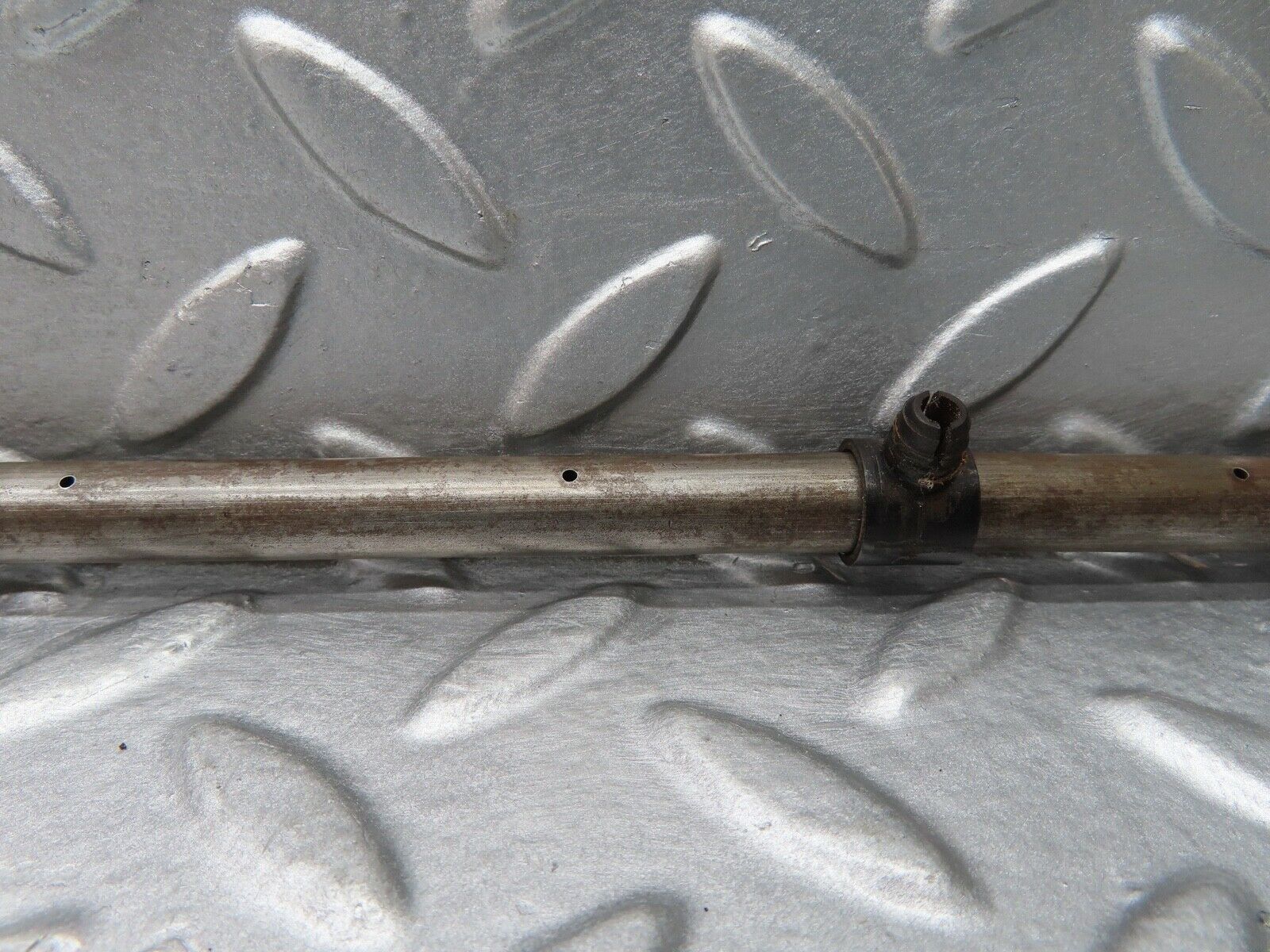 16765 Mercedes-Benz C107 380SLC Camshaft Oil Tube