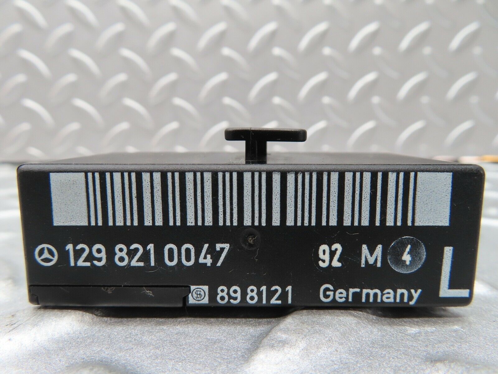 17246 Mercedes-Benz R129 300SL Coupe Left Seat Locking Relay 1298210047